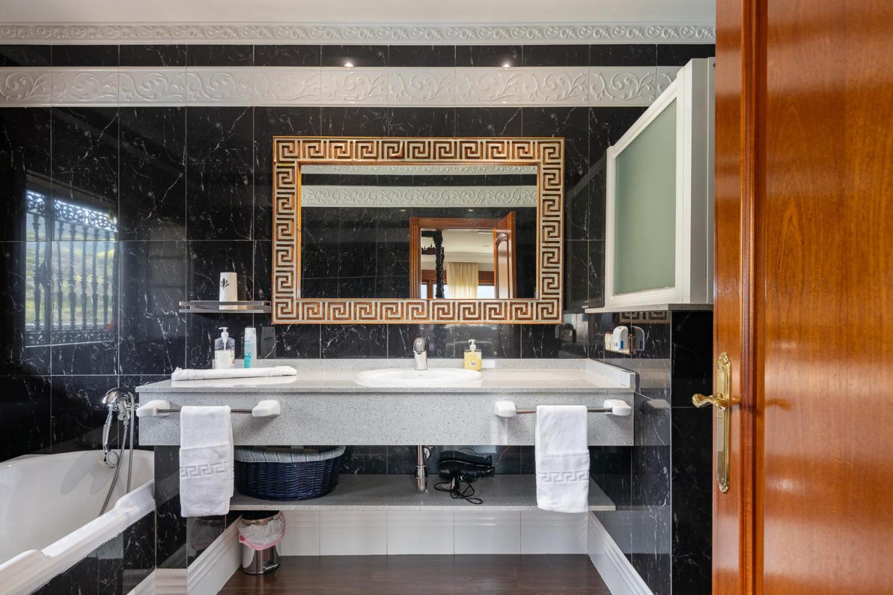 فيلا Mansion Con Jacuzzi A 40 Grados, Gran Piscina Y Padel إل تيمبلو المظهر الخارجي الصورة
